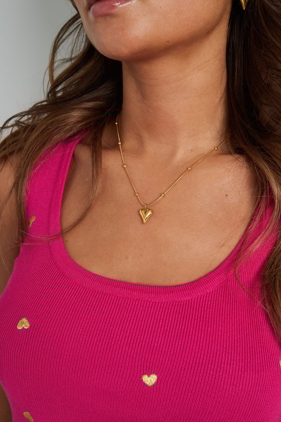 Goldene Herz-Kette - Filigrane Halskette mit zartem Herz-Anhänger