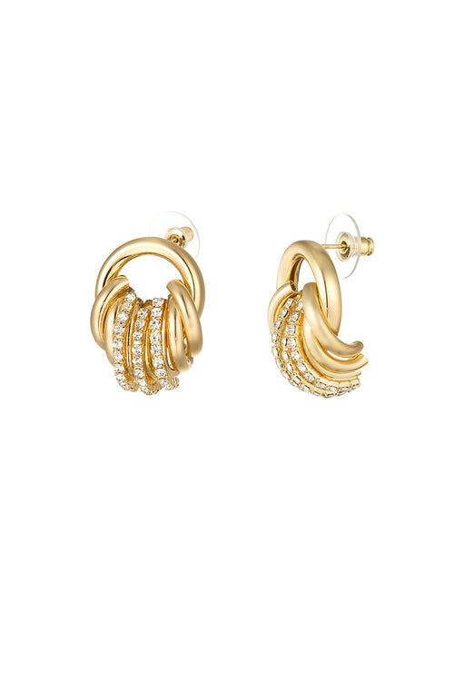 Elegante goldene Ohrstecker - Knoten mit funkelnden Kristallen